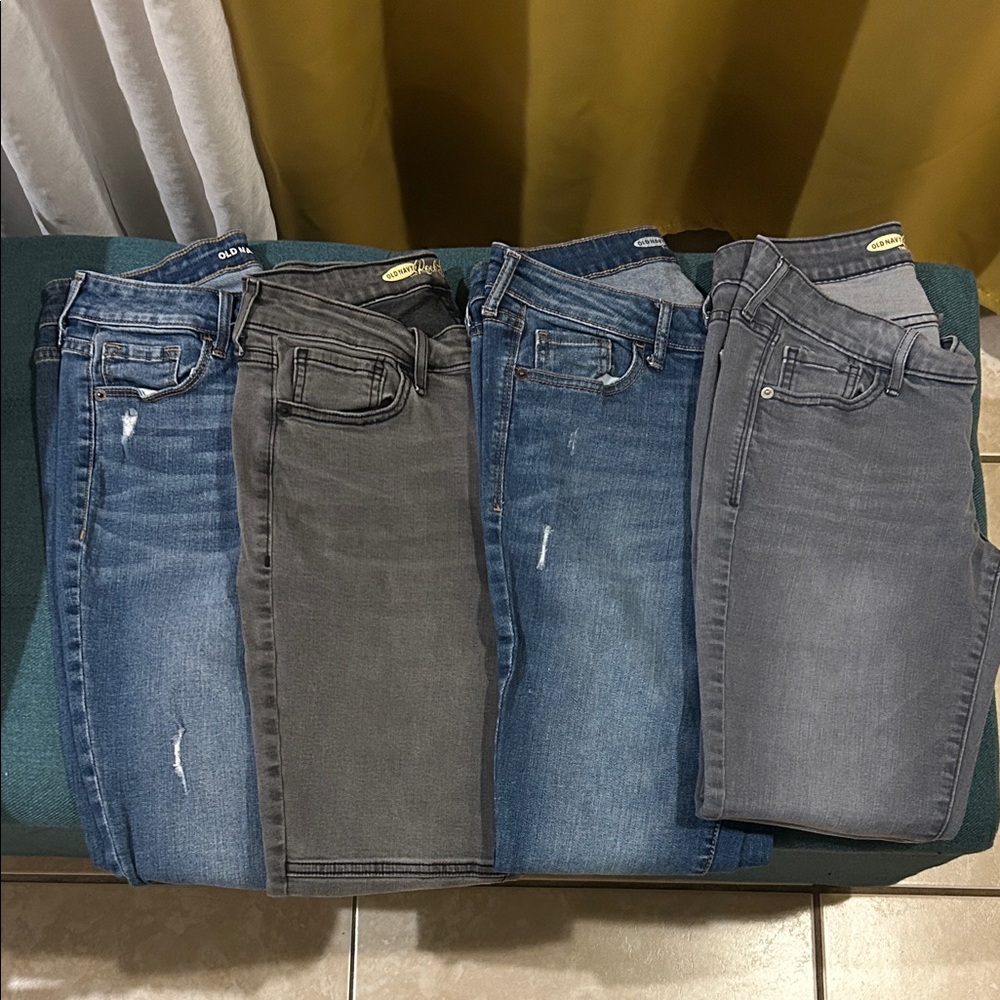 Old Navy The Rockstar Distressed Skinny Jeans 4 pairs